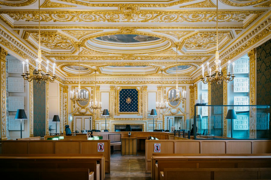 criminal defense lawyer courtroom